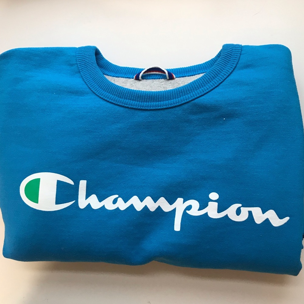 NWOT Champion crewneck, size medium